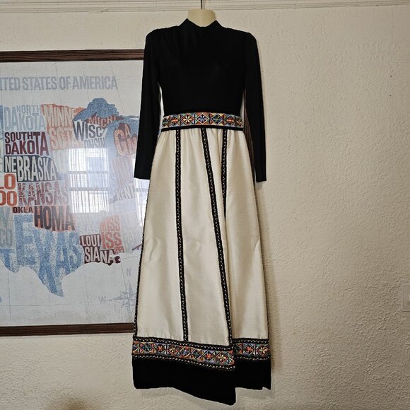 Vintage 1960s Hong Kong Hostess Maxi Gown Dress sz S Embroidered Black Cream - Picture 12 of 12